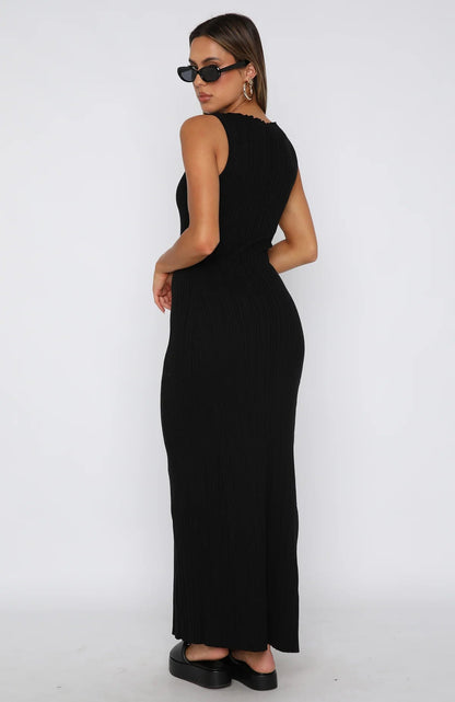 ALYNA | Sleeveless maxi dress with a fitted silhouette 1