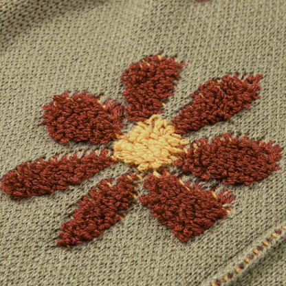 AURORA | Knitted sweater with large floral appliqués 4