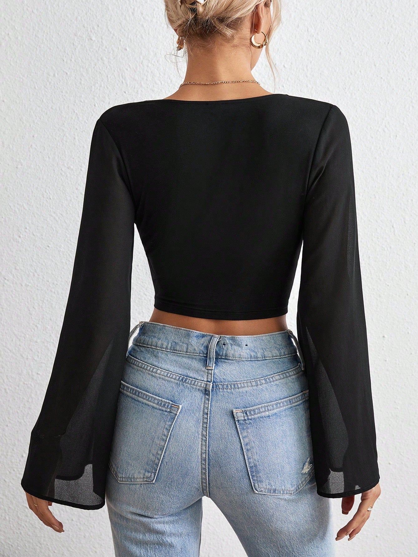 AYRA | Cropped top with wide sleeves and deep neckline 4
