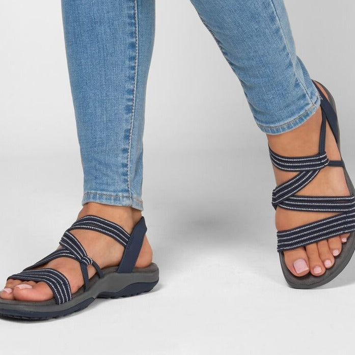 Aluna | Elegant Summer Sandals with Cross Strap Design 3