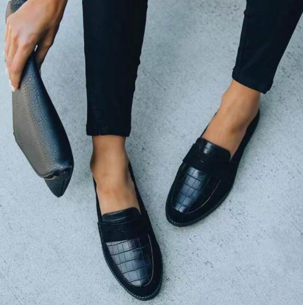 CALISTA | Classic loafers with a round toe 0
