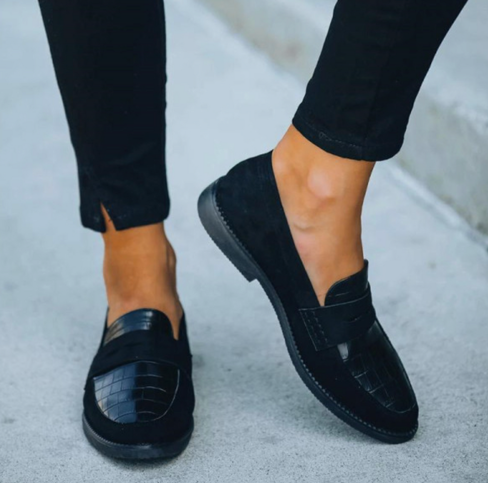 CALISTA | Classic loafers with a round toe 3
