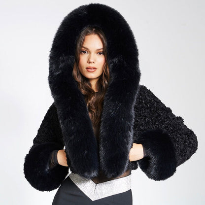 Cropped coat for a glamorous winter look 0