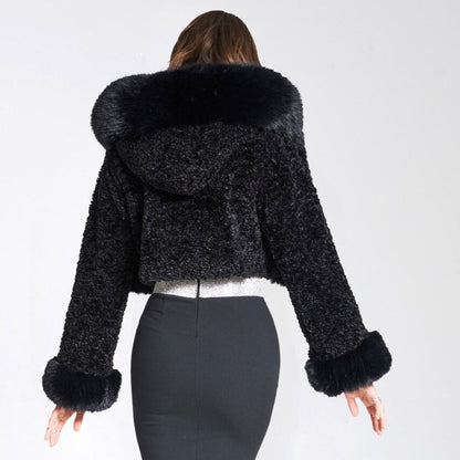 Cropped coat for a glamorous winter look 8