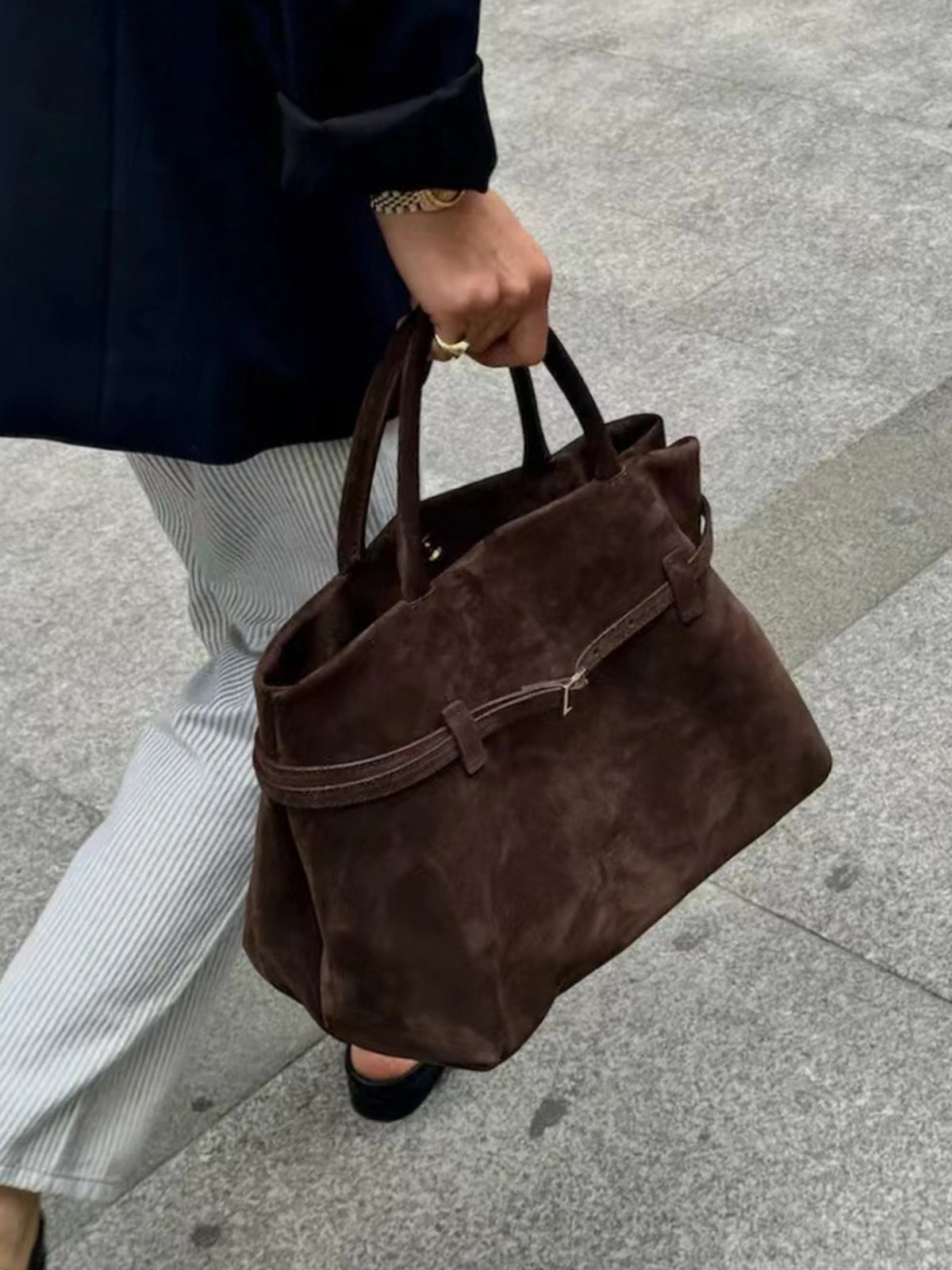 Diva Ladies' Handbag | Adjustable Shoulder Strap, Spacious Design 1