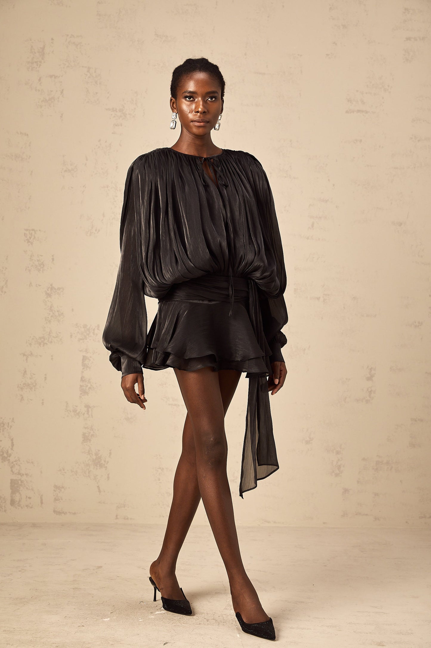 ISMARA | Dress with Balloon Sleeves and Flattering Waist 3