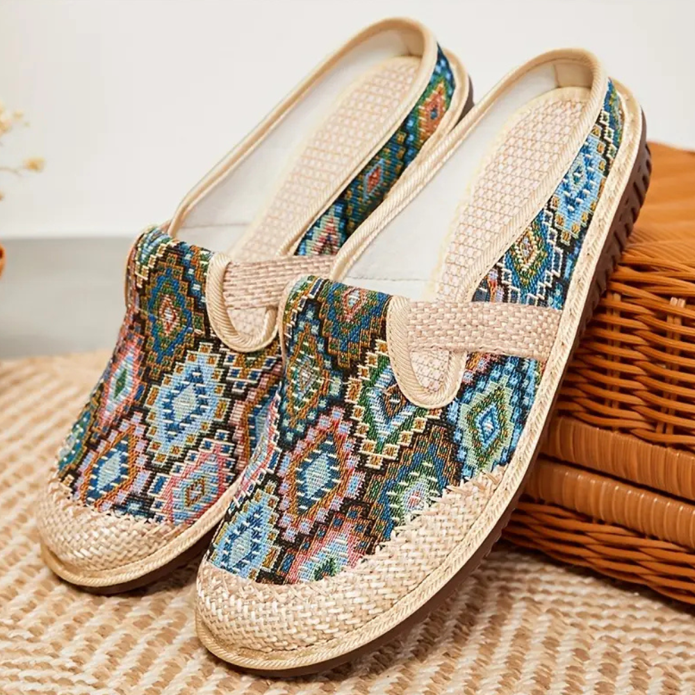 LUNAYA | Comfortable Slip-On Slippers made of PU Leather 0