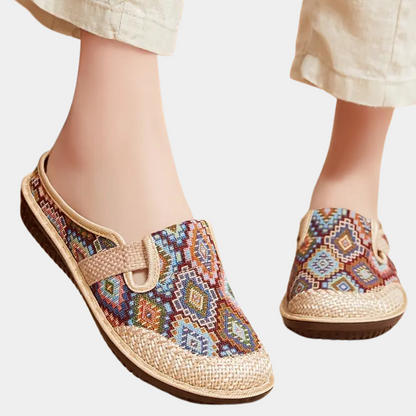 LUNAYA | Comfortable Slip-On Slippers made of PU Leather 2