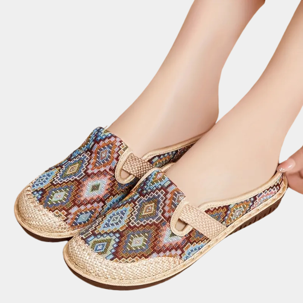 LUNAYA | Comfortable Slip-On Slippers made of PU Leather 3