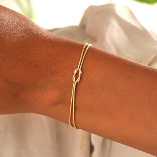 LUNA | Timeless Love Knot Bracelet in Minimalist Style 0