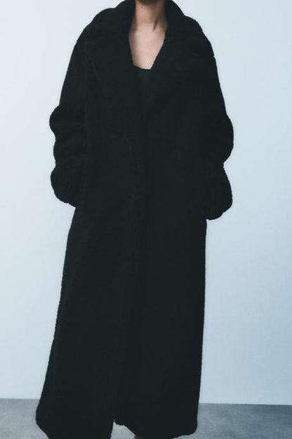 Long Women's Winter Coat Made of Soft Teddy Fabric with Lapel Collar and Side Pockets for Extra Warmth and Comfort 8