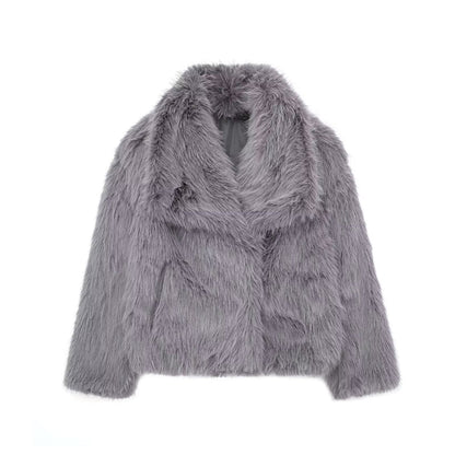 Luxury plush women's winter coat with turn-down collar | Trendy cropped style 6