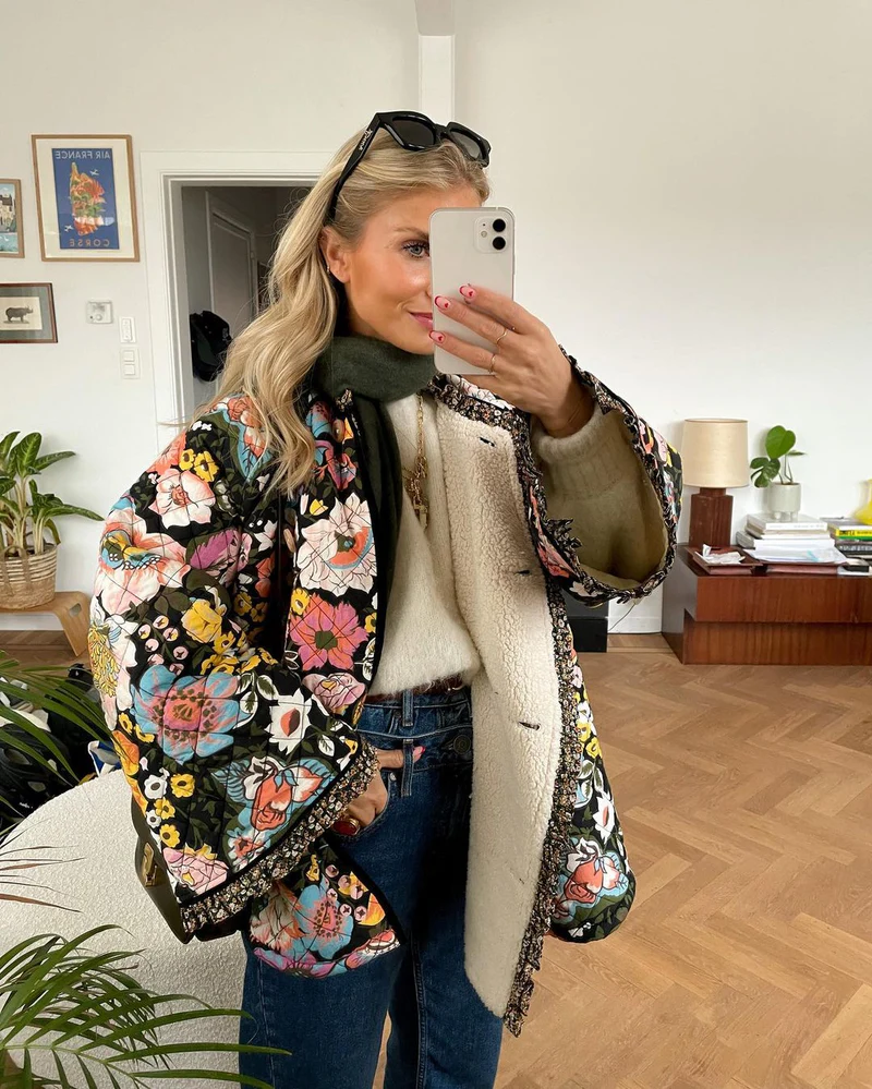 MIRELLA | Quilted floral coat with wooden buttons 9