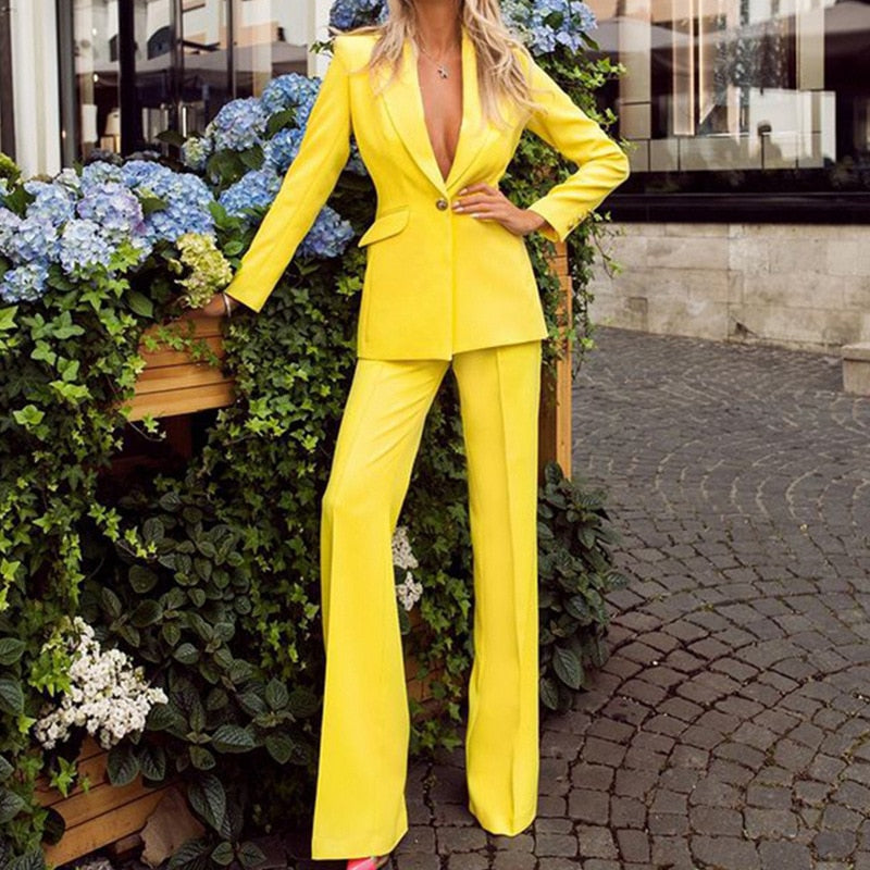 Noor | Stylish Women's Suit with Tailored Blazer and Trousers 2