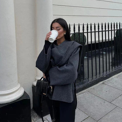 Oversized wool coat with button closure and luxury lining 2