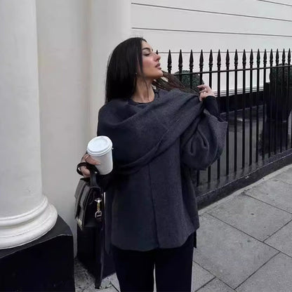 Oversized wool coat with button closure and luxury lining 4