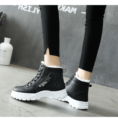 Sora Women's Ankle Boots | Fleece-Wool Lined, Black 5