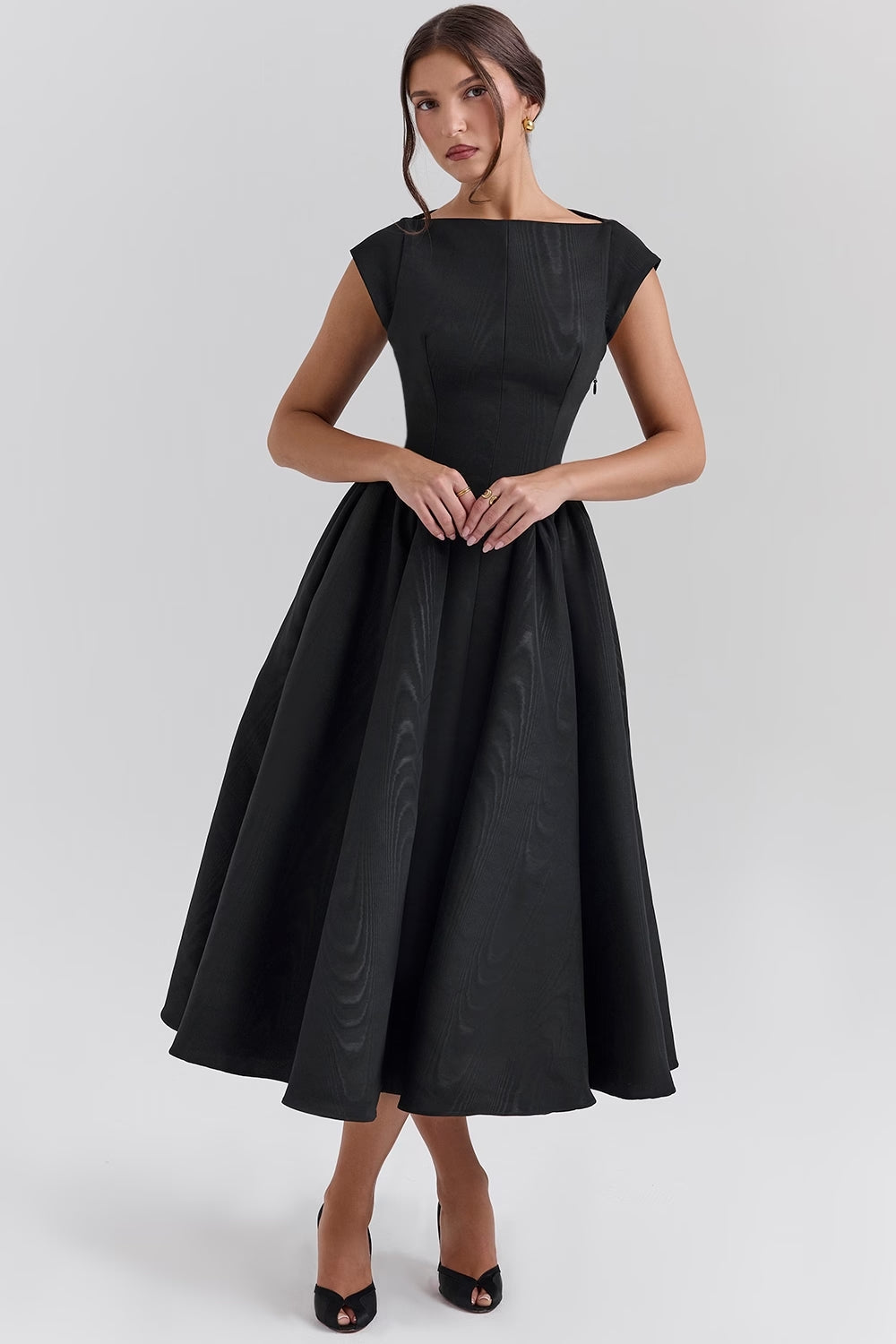 Victoria – Elegant Dress | Timeless Design | Flattering Fit | Luxury & Comfort 1