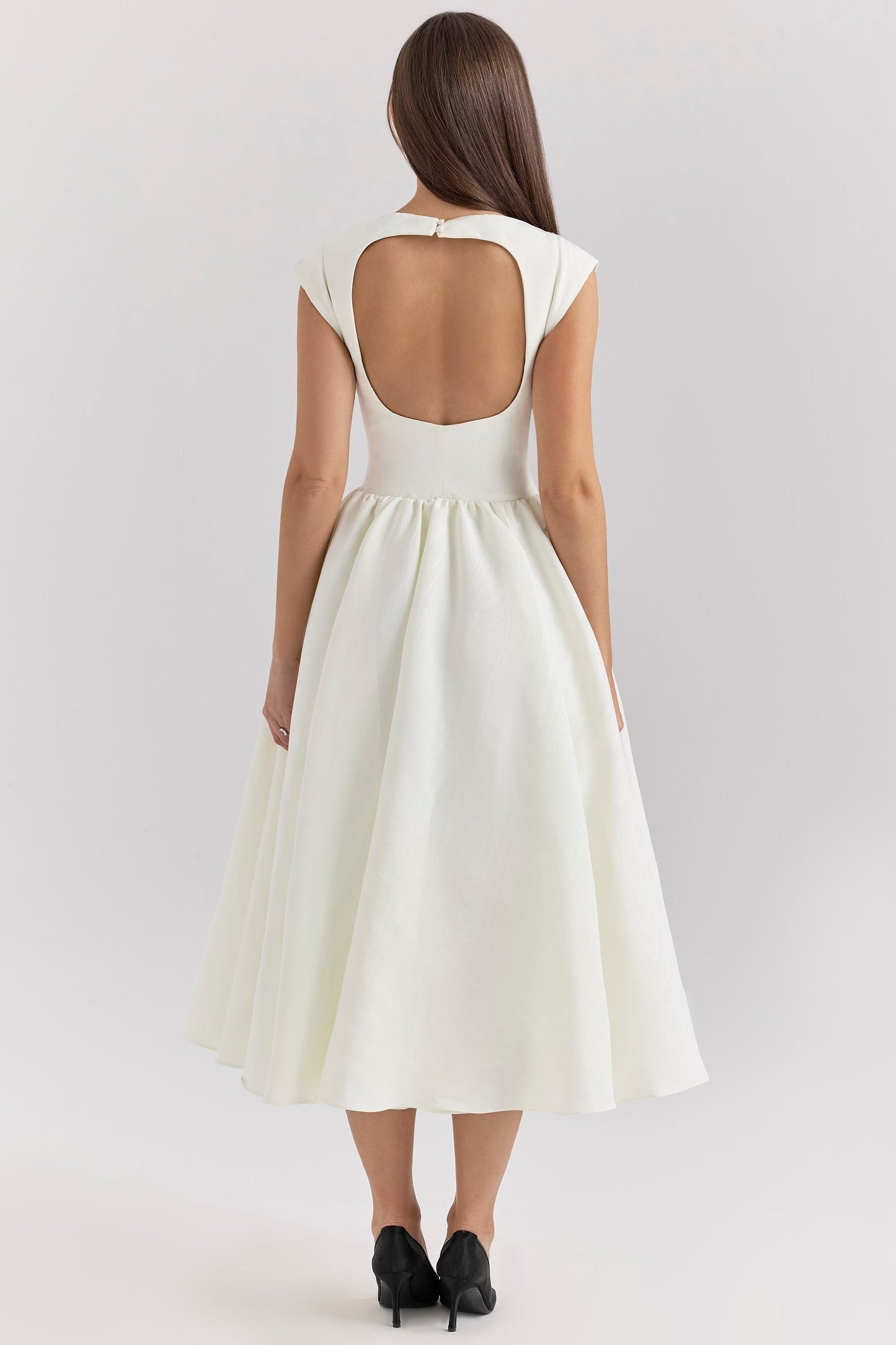 Victoria – Elegant Dress | Timeless Design | Flattering Fit | Luxury & Comfort 6
