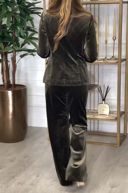 Wendy Women's Suit | Timeless Design, Comfortable 2-Piece 3